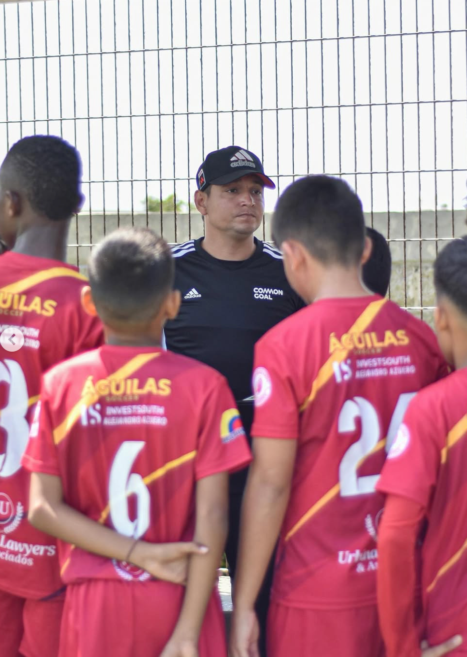 Entrenadores y Niños en la Fundación